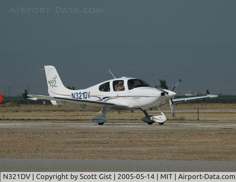N321DV, 2004 Cirrus SR22 C/N 0878, Another great looking plane touching down at Shafter, CA