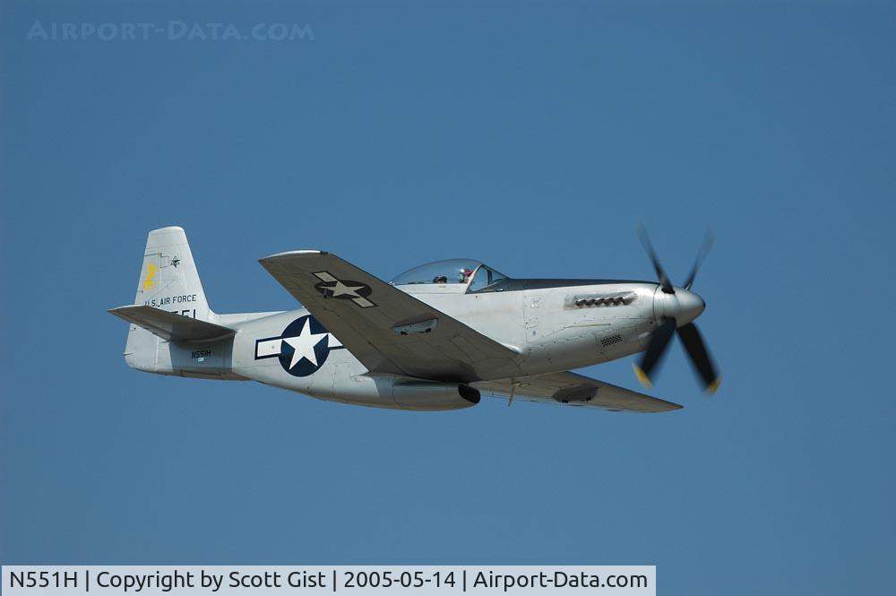 N551H, 1944 North American F-51-H-5-NA C/N 44-64314, Nice P-51 dueing a fly-by