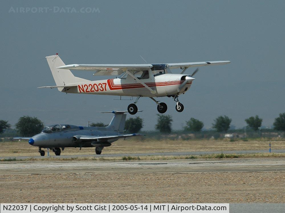 N22037, 1967 Cessna 150H C/N 15068023, Touching down in Shafter Ca.