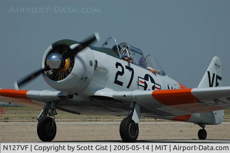 N127VF, 1943 North American AT-6C Texan C/N 88-12827, Taxi to parking at Shafter Ca.