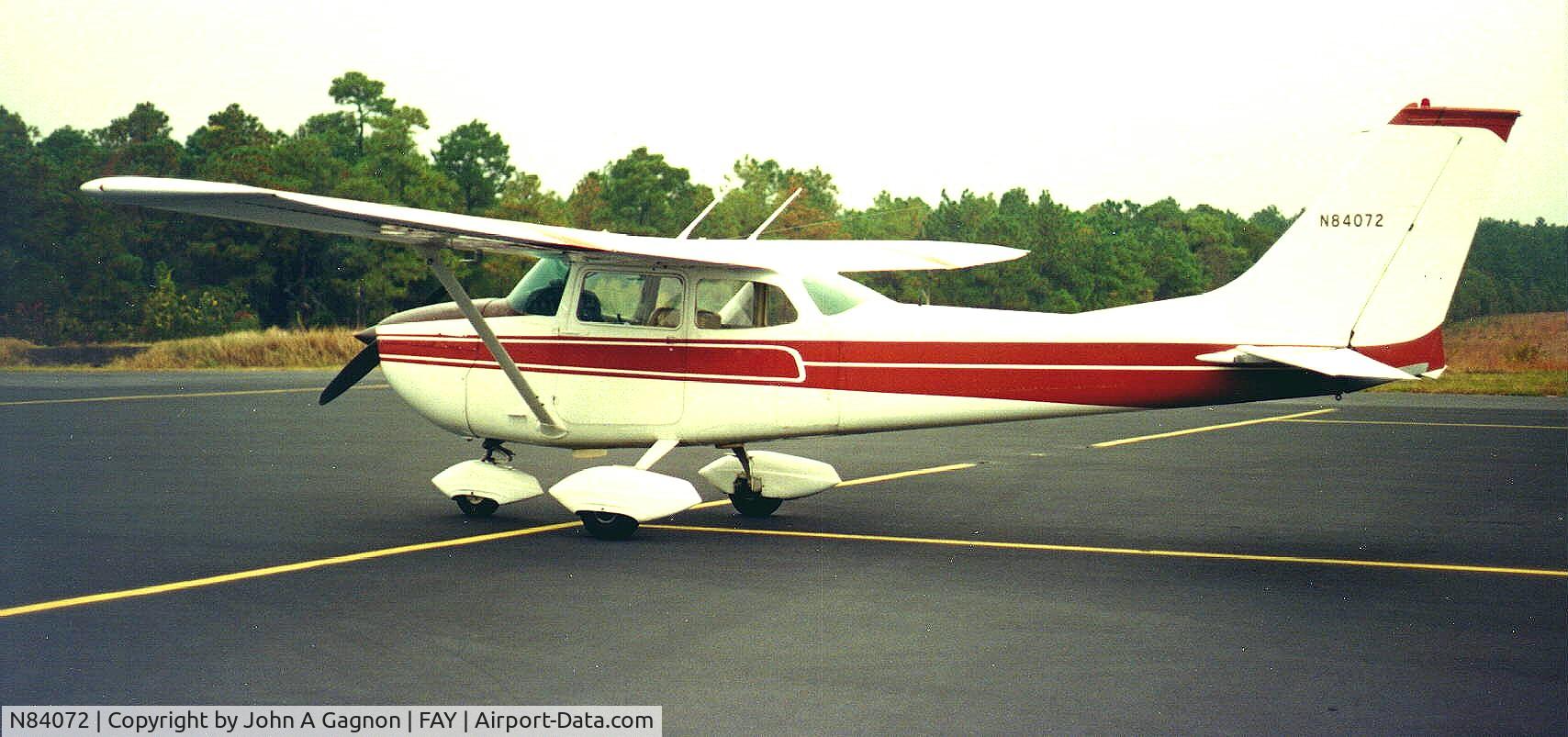 N84072, 1969 Cessna 172K Skyhawk C/N 17258323, On ramp in Fayetteville, NC