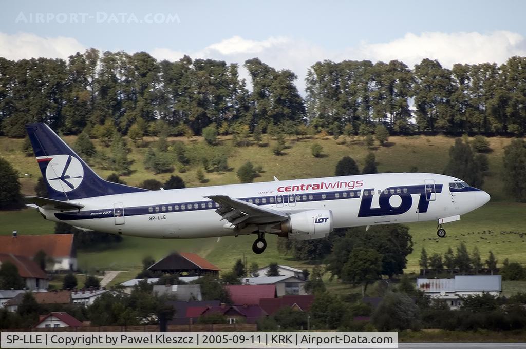 SP-LLE, 1996 Boeing 737-45D C/N 27914, landing at 07 runway