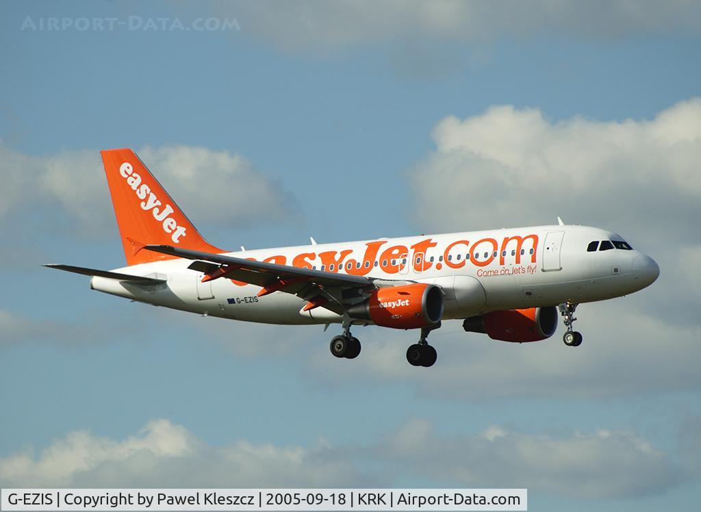 G-EZIS, 2005 Airbus A319-111 C/N 2528, landing at 07 runway