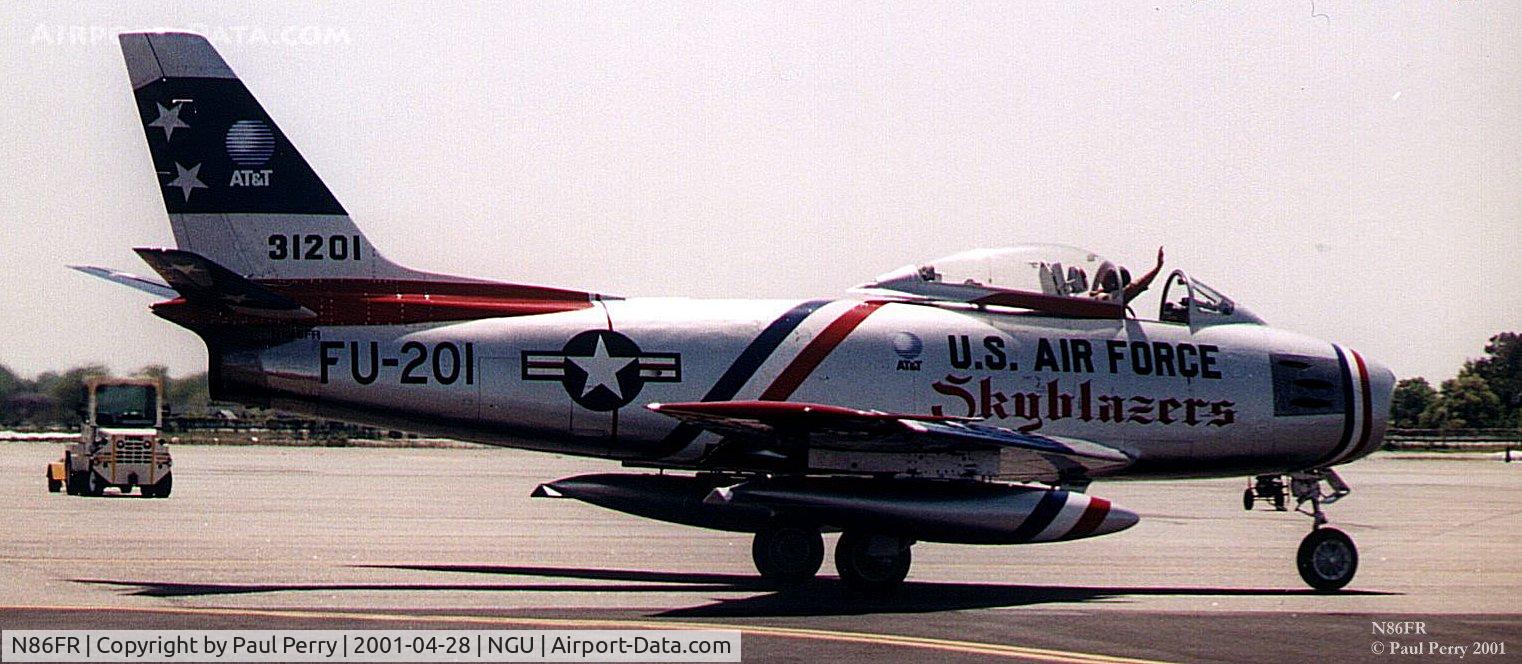 N86FR, 1952 North American F-86F Sabre C/N 191-655, Dale Snodgrass waves to everyone after another great demo