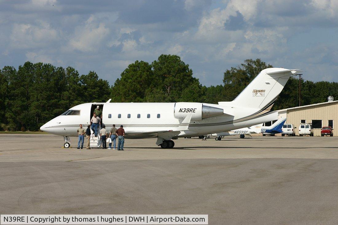 N39RE, 1988 Canadair Challenger 601-3A (CL-600-2B16) C/N 5020, canadair ltd 600 unloading