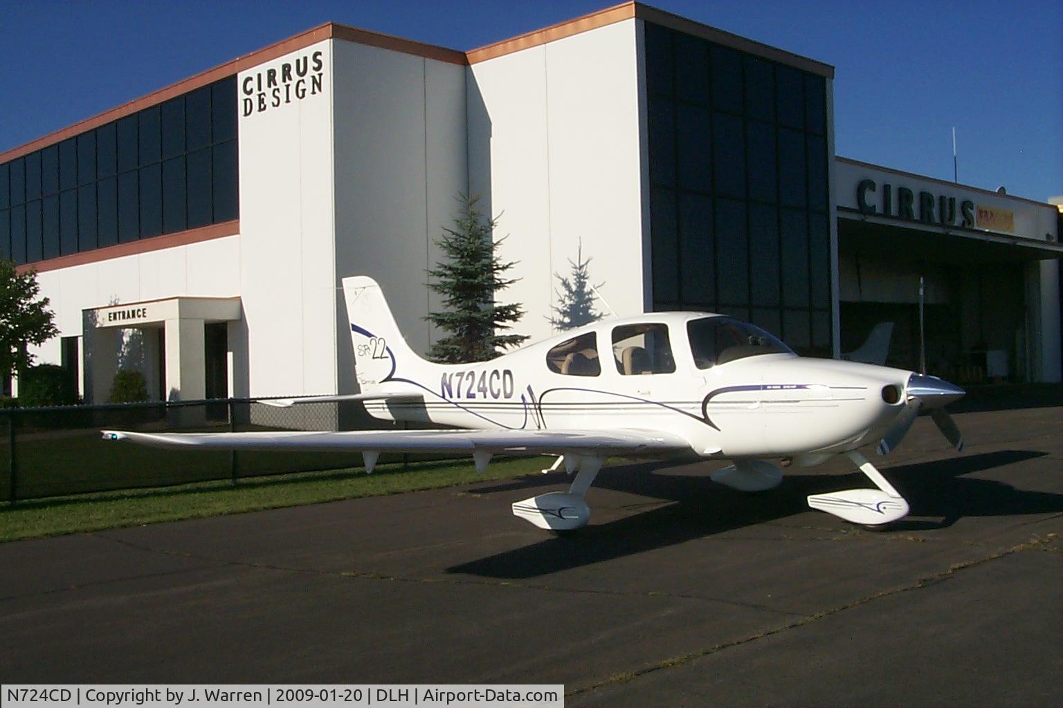 N724CD, 2001 Cirrus SR22 C/N 0070, Delivery day at Duluth, NM
