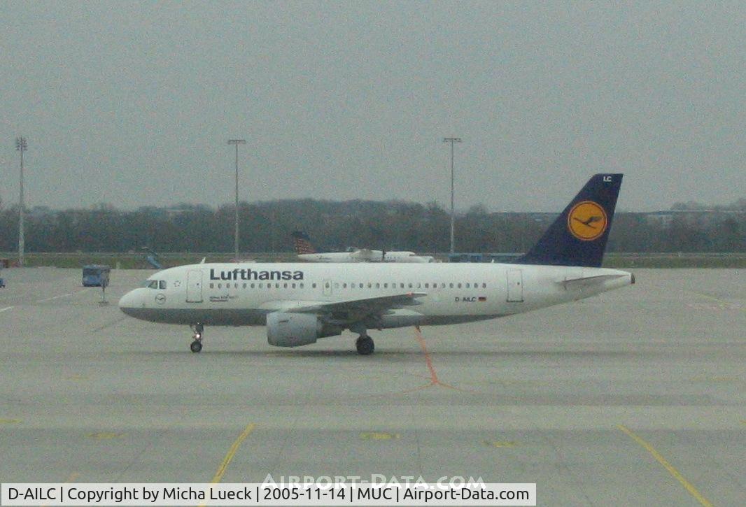 D-AILC, 1996 Airbus A319-114 C/N 616, Arriving at Munich on a snowy morning