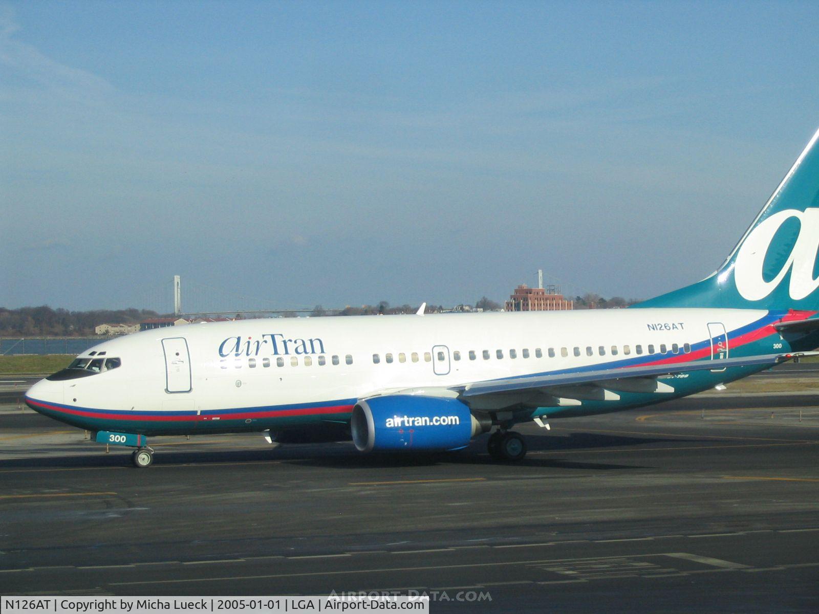 N126AT, 2004 Boeing 737-76N C/N 32679, A brand new year at New York's La Guardia airport