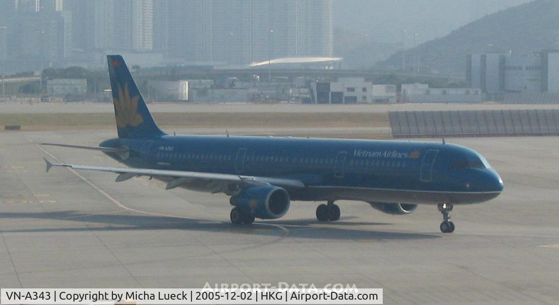 VN-A343, 1999 Airbus A321-211 C/N 956, Taxiing to the runway