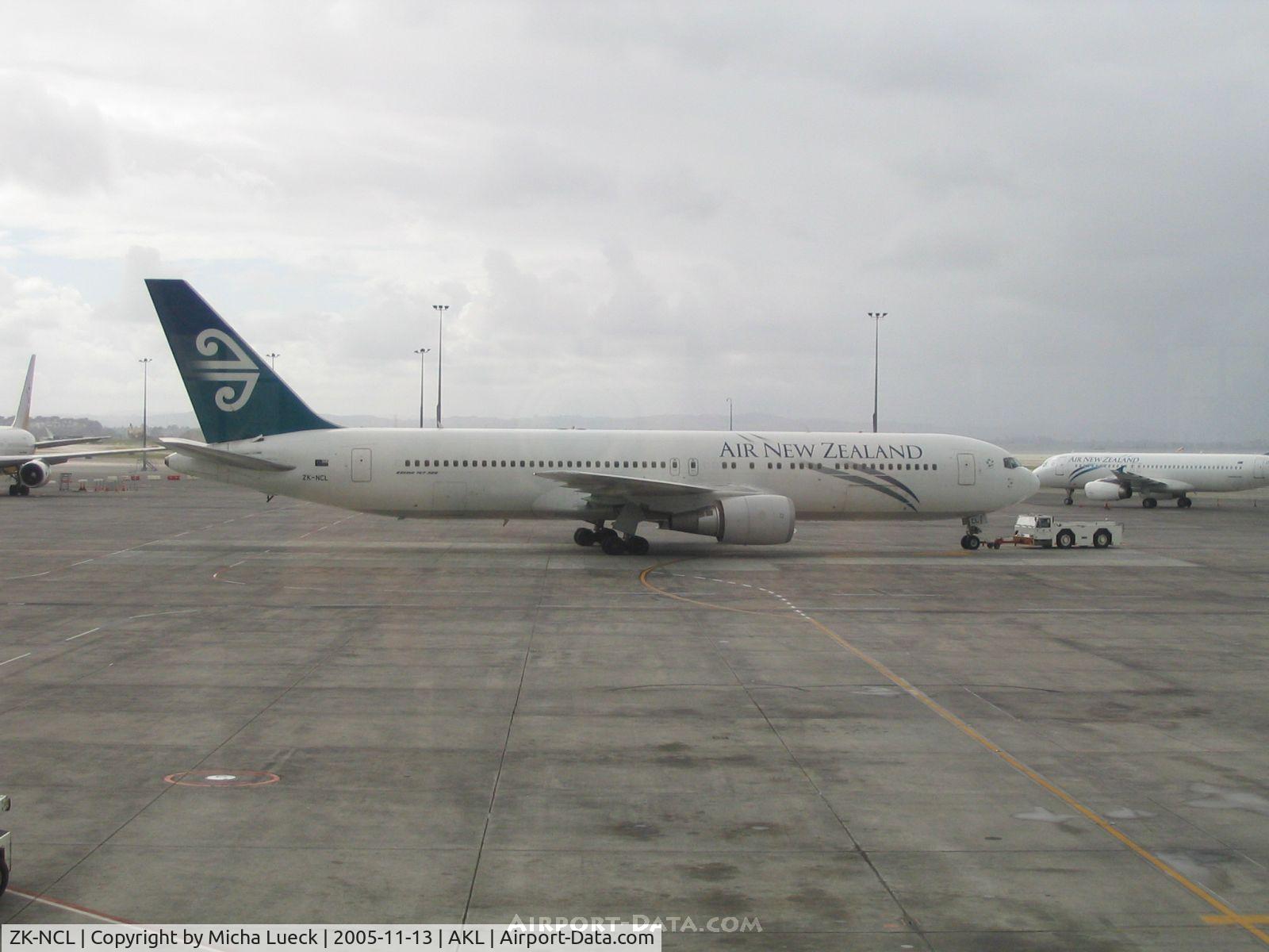ZK-NCL, 1997 Boeing 767-319/ER C/N 28745, Push-back in Auckland