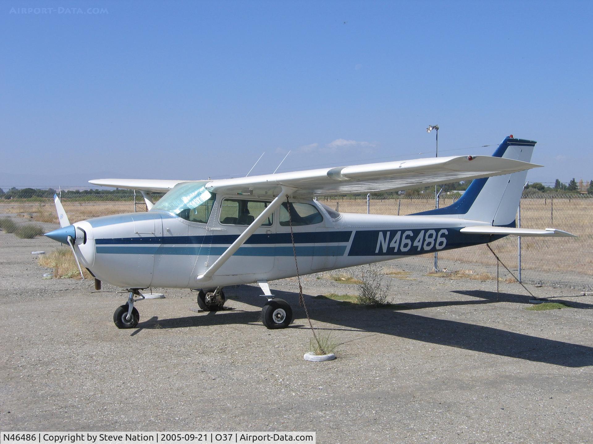 N46486, 1968 Cessna 172K Skyhawk C/N 17257300, 1968 Cessna 172K at Haigh Field, Orland, CA
