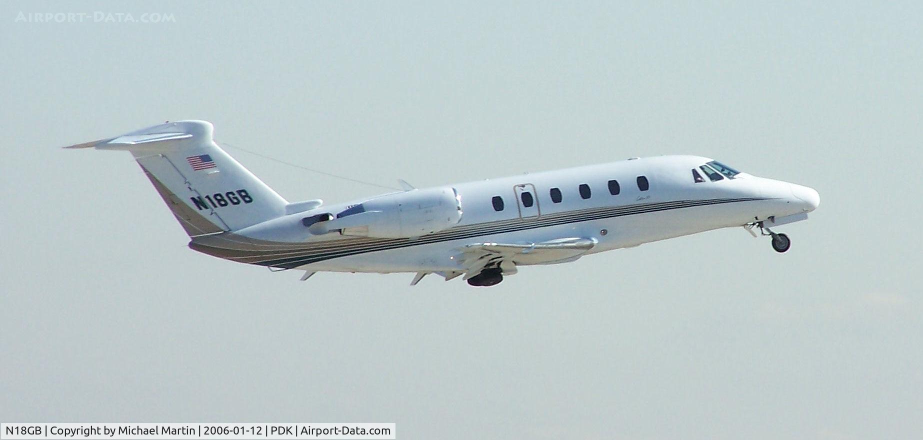N18GB, 1995 Cessna 650 Citation VII C/N 650-7048, Departing PDK - Starting to rotate gear.