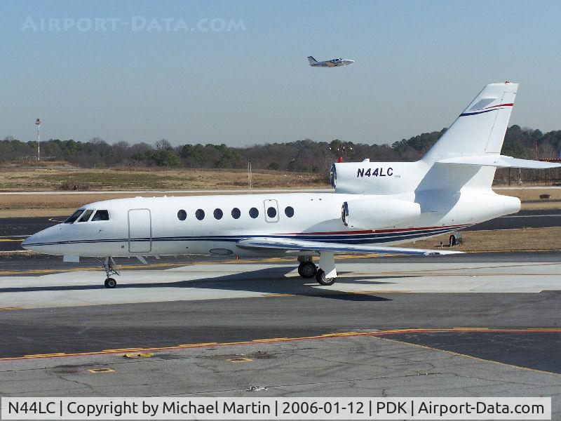 N44LC, 2008 Dassault Falcon 900EX C/N 216, Taxing to 20L