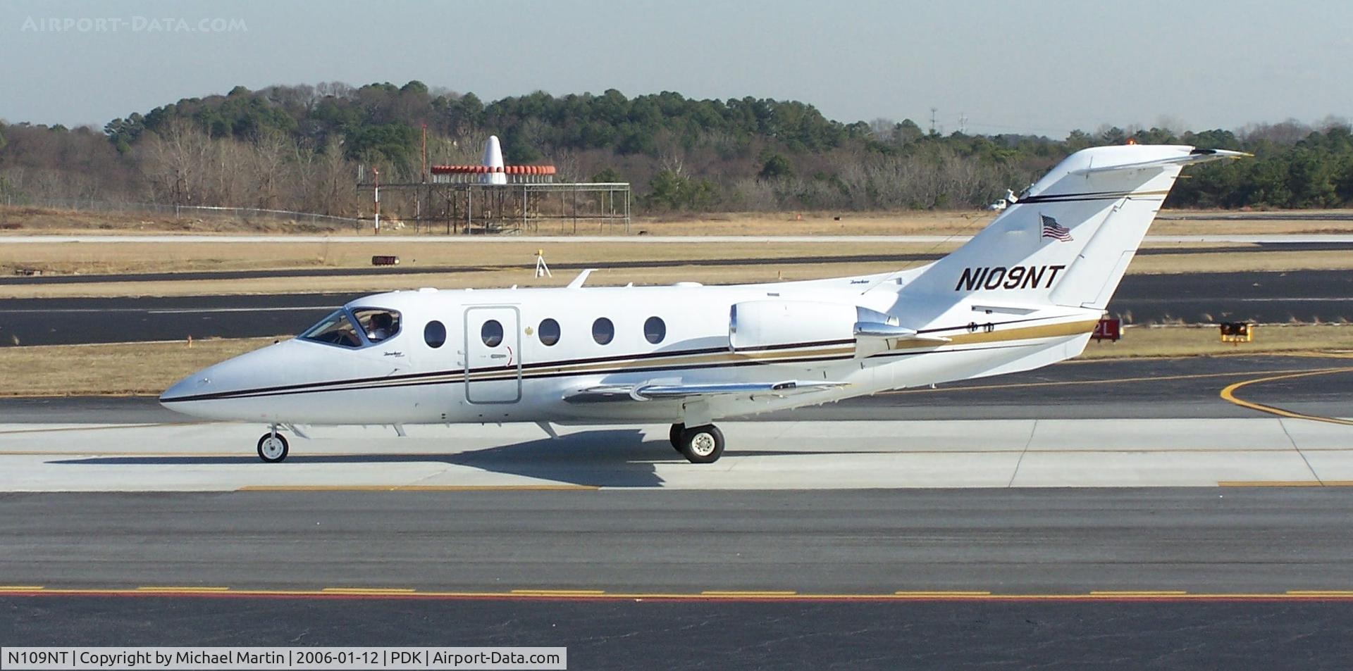 N109NT, Raytheon Aircraft Company 400A C/N RK-374, Departing PDK on 20L