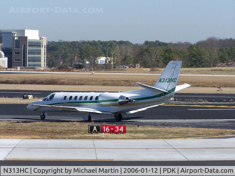 N313HC, 2002 Cessna 560 C/N 560-0603, Taxing to 20L