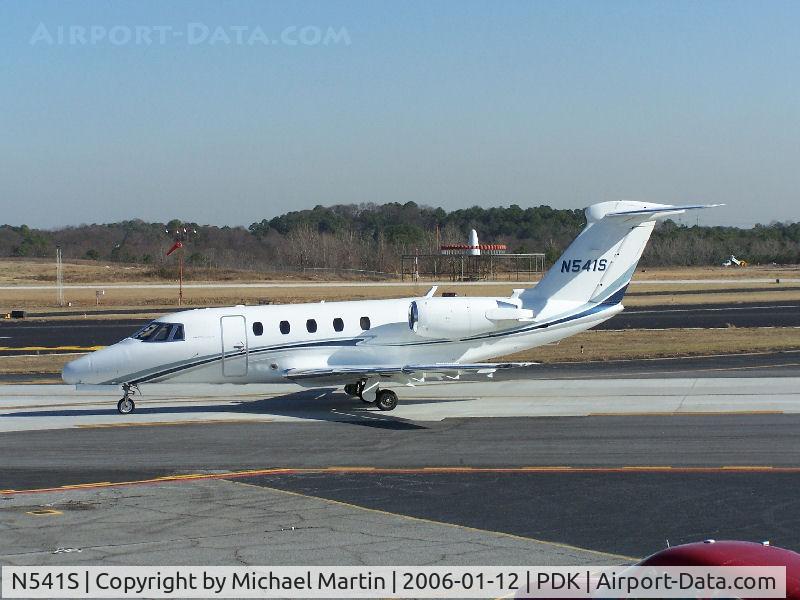 N541S, 1986 Cessna 650 Citation III C/N 650-0115, Taxing back from flight