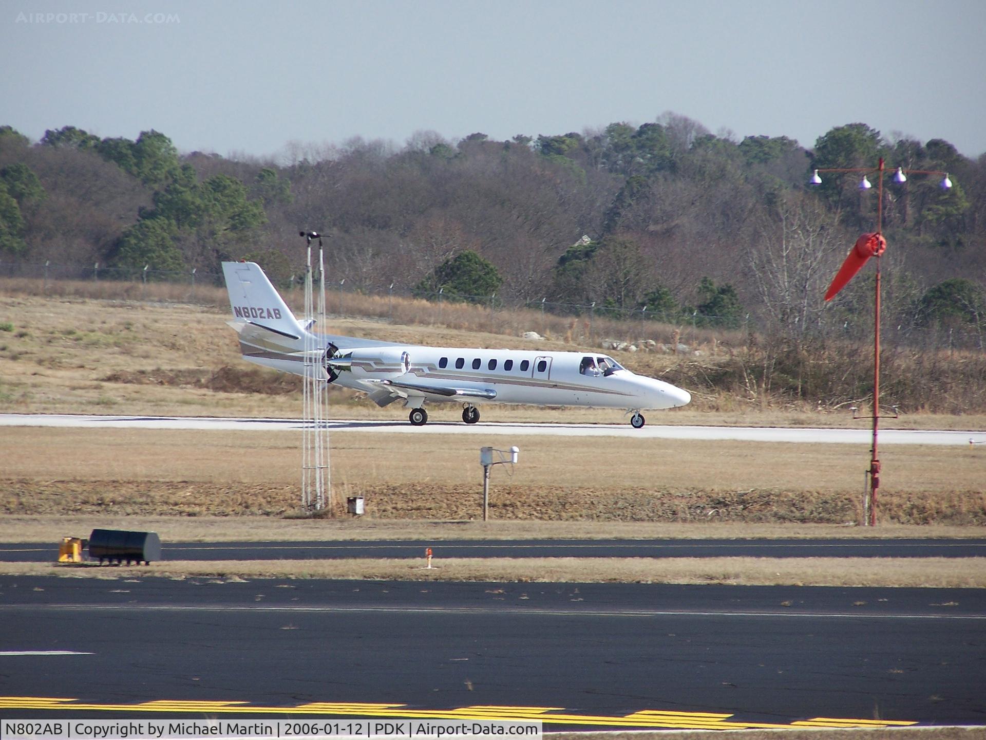 N802AB, 1993 Cessna 560 Citation V C/N 560-0217, Taxing to 20L