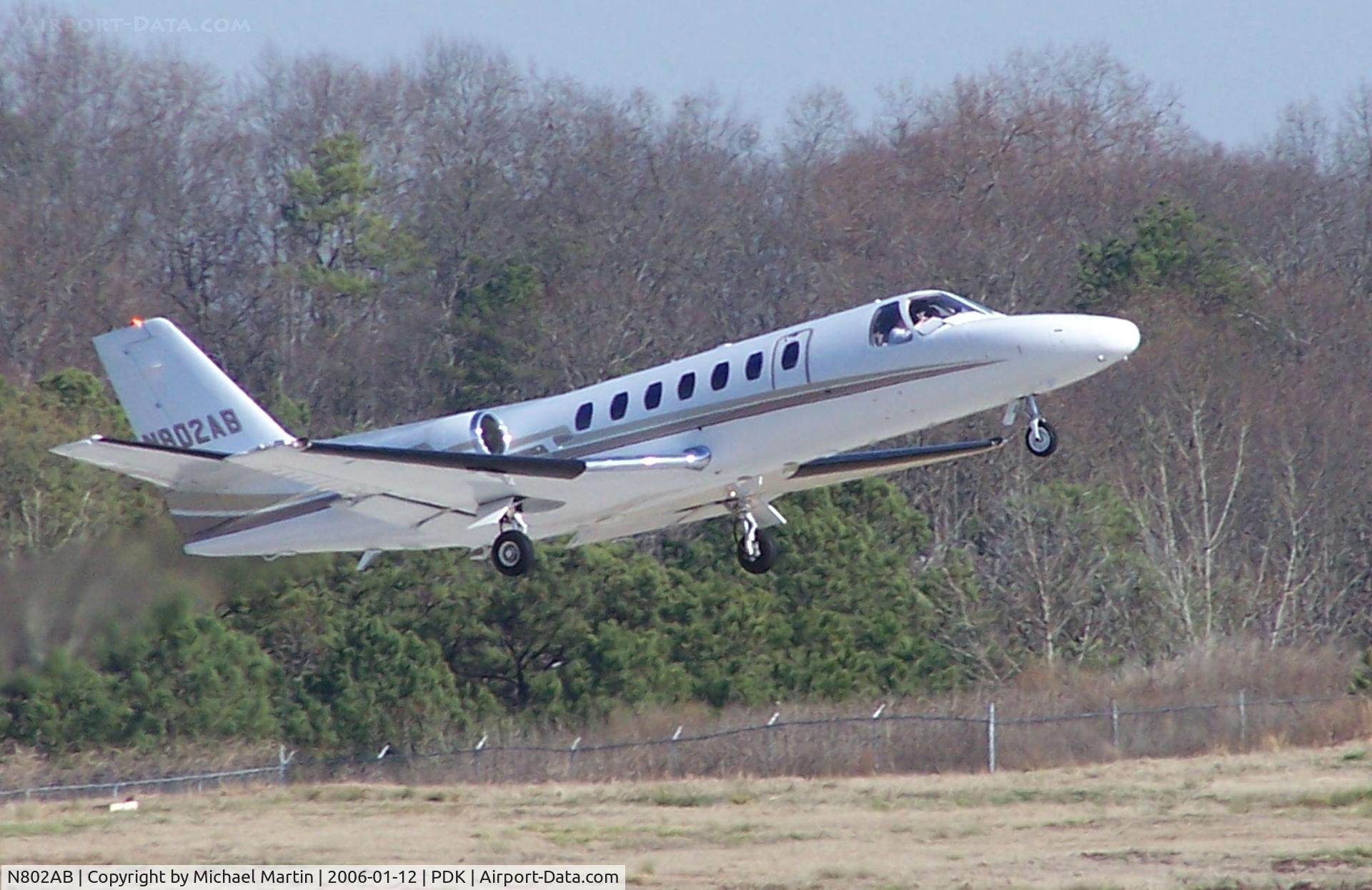 N802AB, 1993 Cessna 560 Citation V C/N 560-0217, Departing PDK on 20L