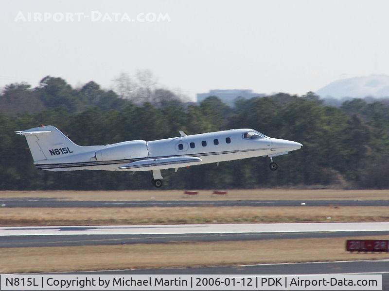 N815L, 1977 Gates Learjet 35A C/N 142, Departing PDK on 20L
