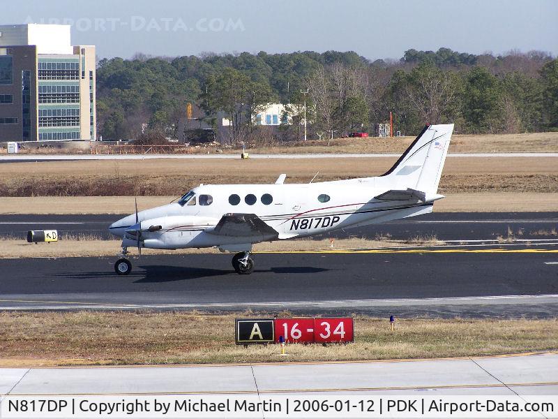 N817DP, 1987 Beech C90A King Air C/N LJ-1156, Taxing to Epps Air Service