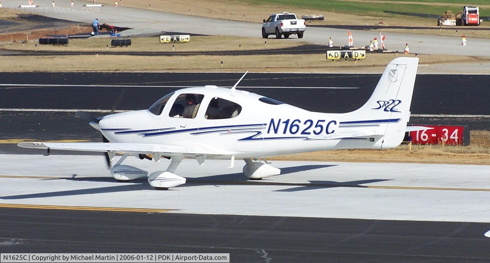 N1625C, 2003 Cirrus SR22 C/N 0584, Taxing to 20R