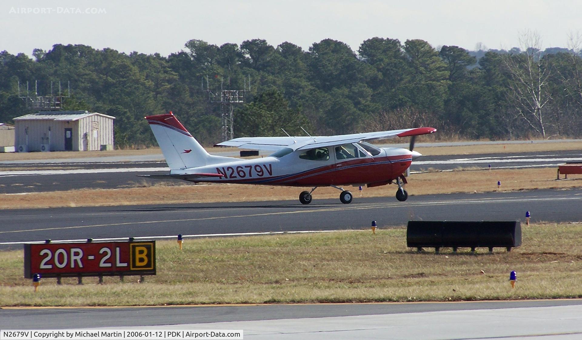 N2679V, 1975 Cessna 177RG Cardinal C/N 177RG0653, Landing PDK on 20R