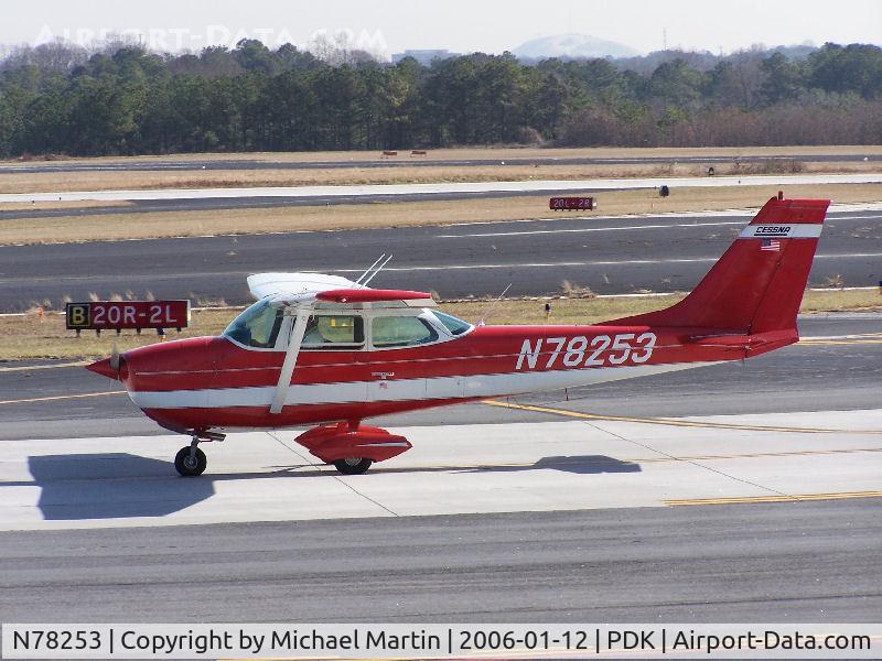 N78253, 1968 Cessna 172K Skyhawk C/N 17257546, Taxing to Epps Air Service