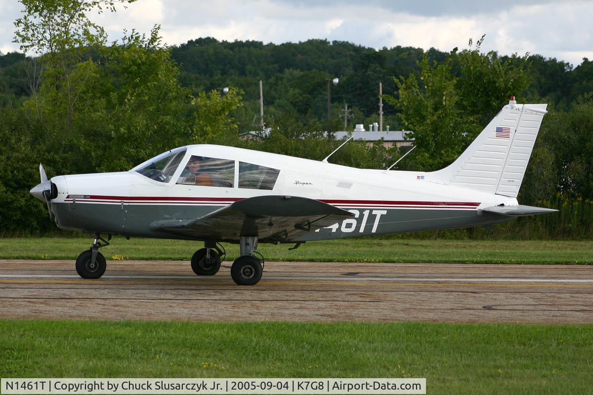 N1461T, 1972 Piper PA-28-140 C/N 28-7225522, Visiting Geauga County from Michigan on a nice September day.