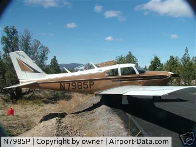 N7985P, 1962 Piper PA-24-250 Comanche C/N 24-3223, outside