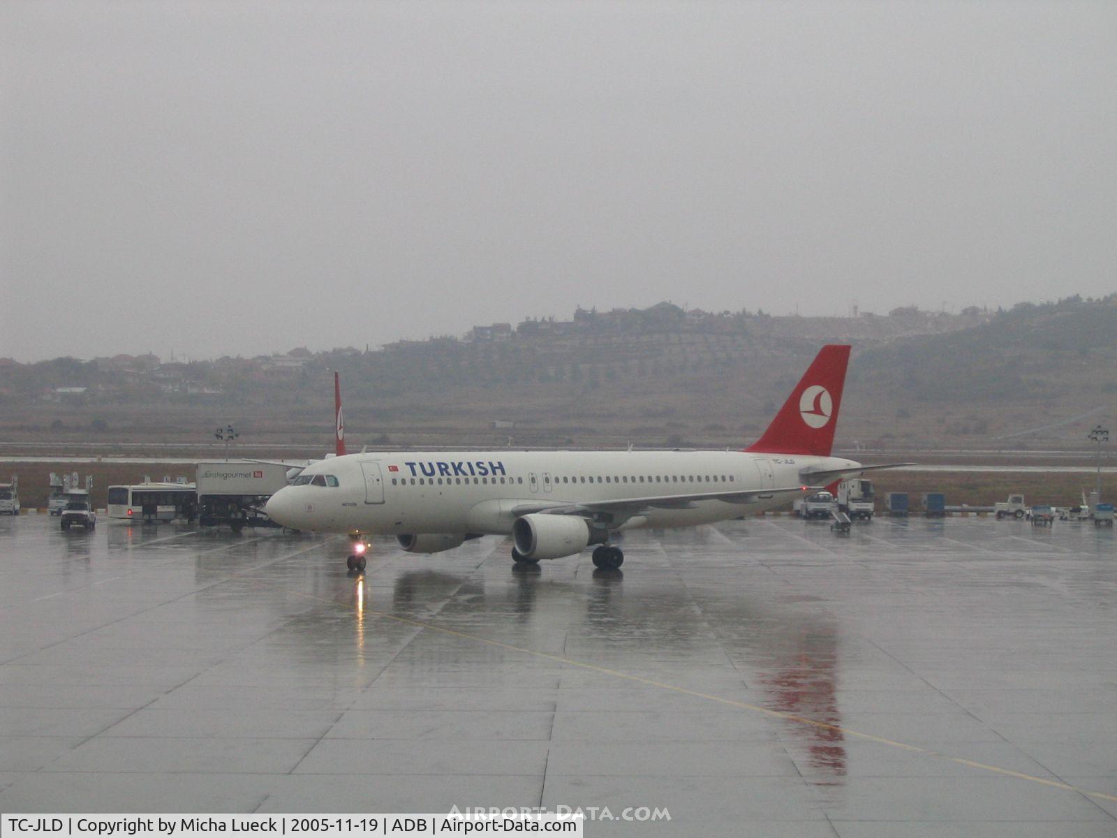 TC-JLD, 1996 Airbus A320-214 C/N 574, Arriving in Izmir