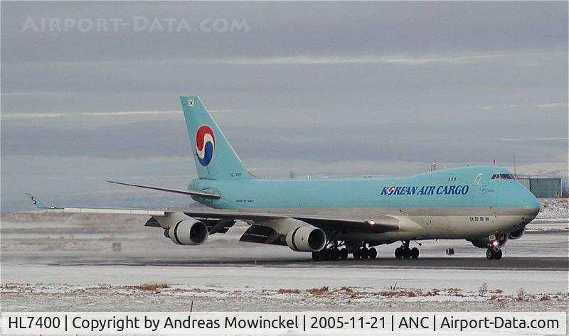 HL7400, 2001 Boeing 747-4B5F/SCD C/N 26414, KAL is also a frequent guest at ANC.  Here's HL7400.