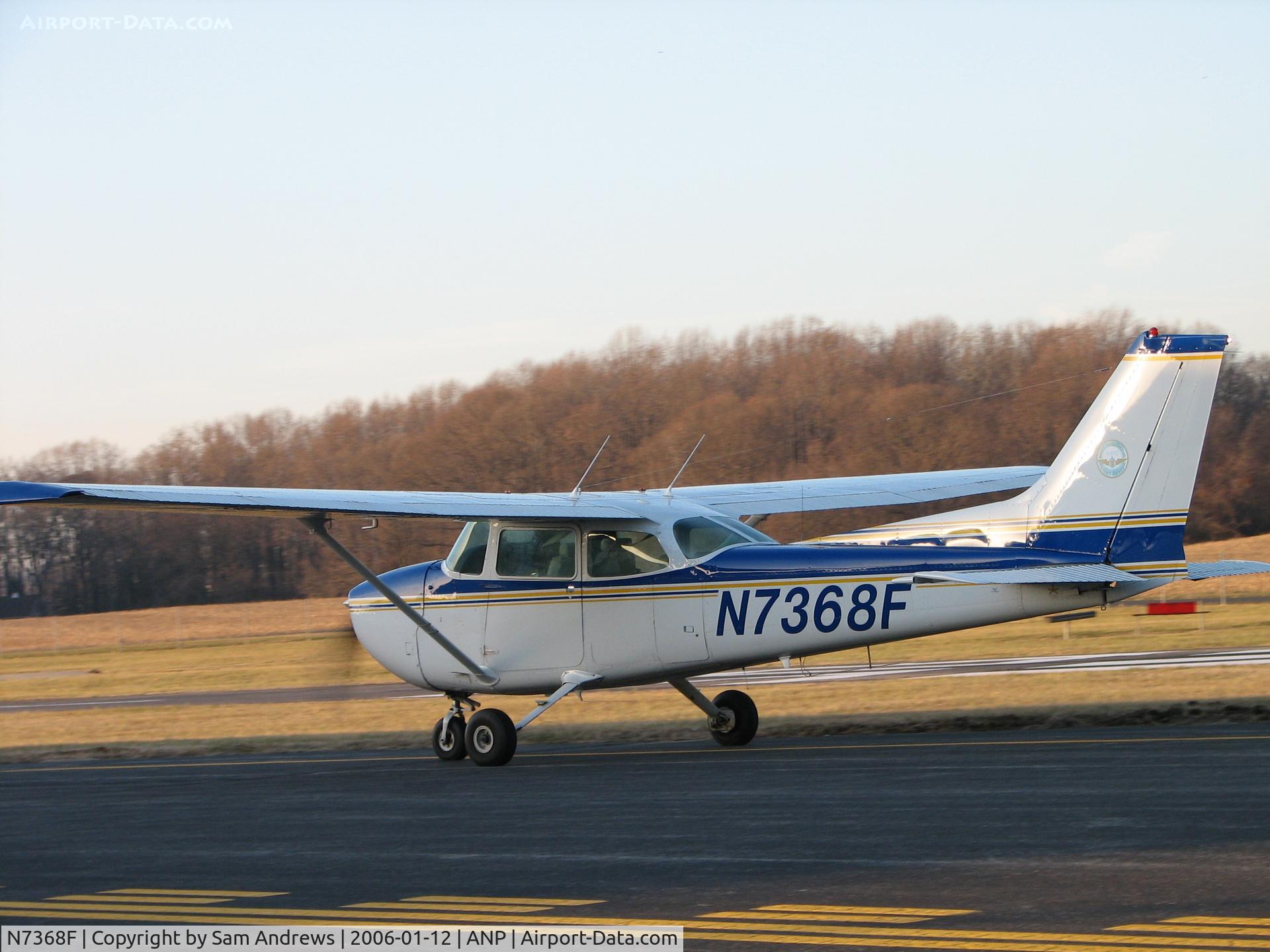 N7368F, 1979 Cessna 172N C/N 17273257, Taxiing out