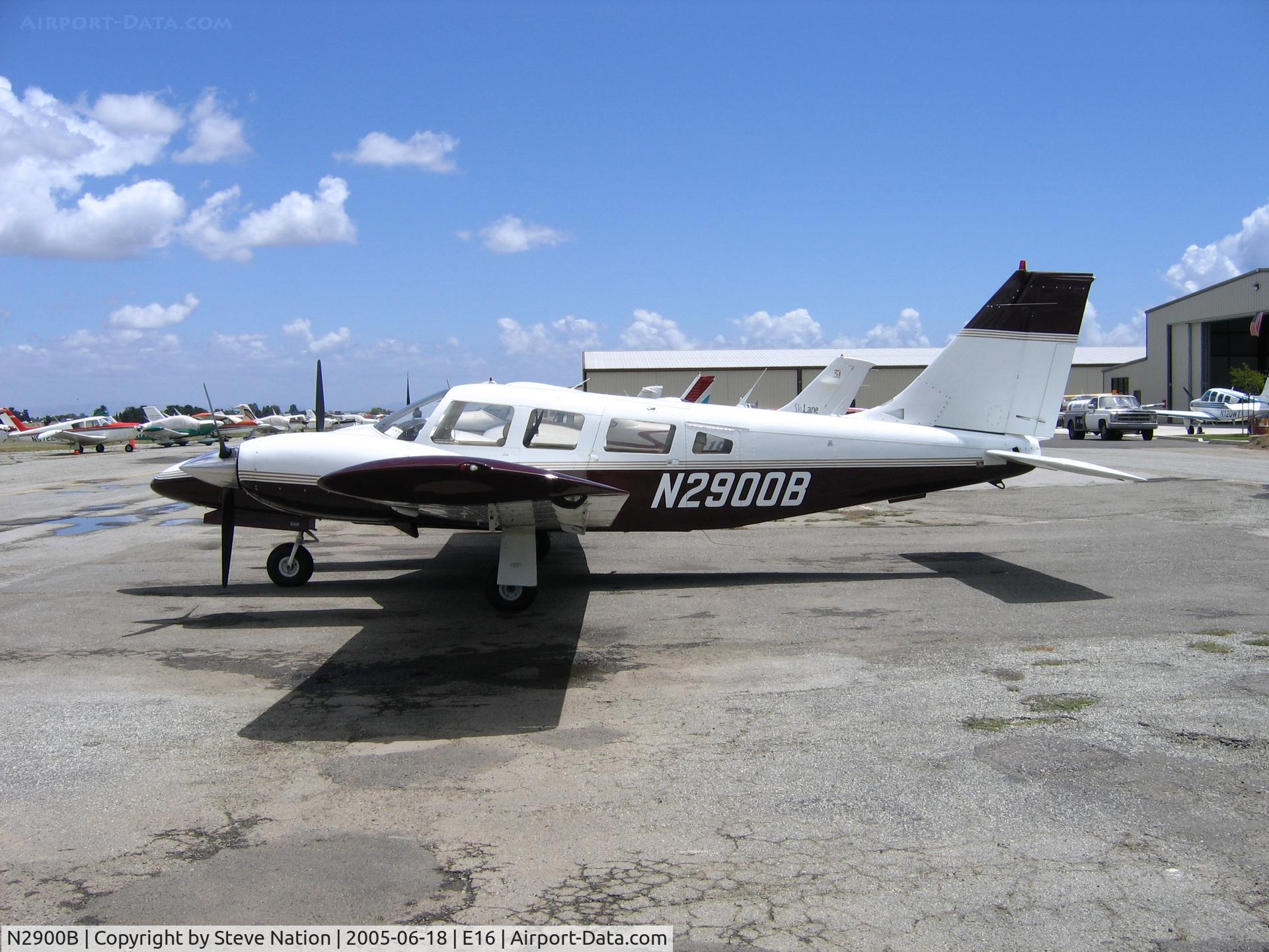 N2900B, Piper PA-34-200T C/N 34-7970338, 1979 Piper PA-34-200T at San Martin, CA