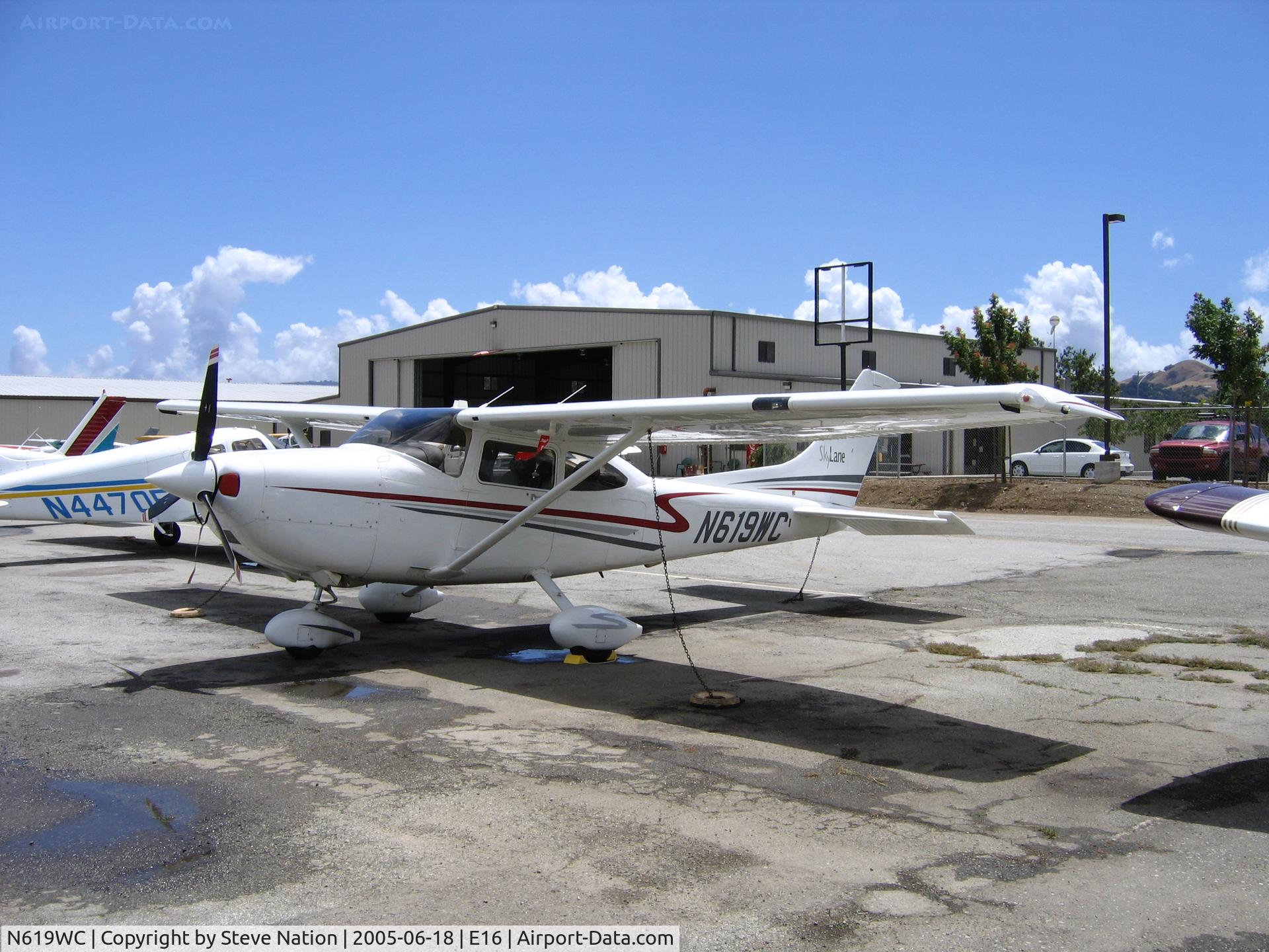 N619WC, 2001 Cessna 182T Skylane C/N 18280993, 2001 Cessna 182T at San Martin, CA