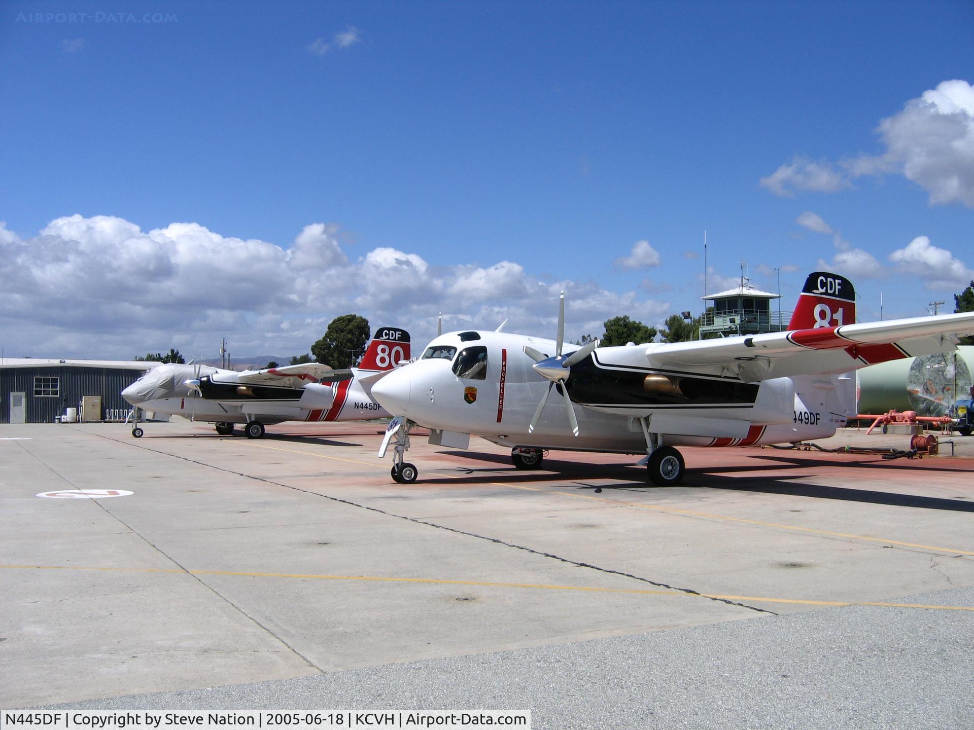 N445DF, 2004 Marsh Aviation S-2F3AT C/N 152345, CDF Tankers #81 (N449DF) [foregound] and #80 (N445DF) [background] on alert at Hollister, CA
