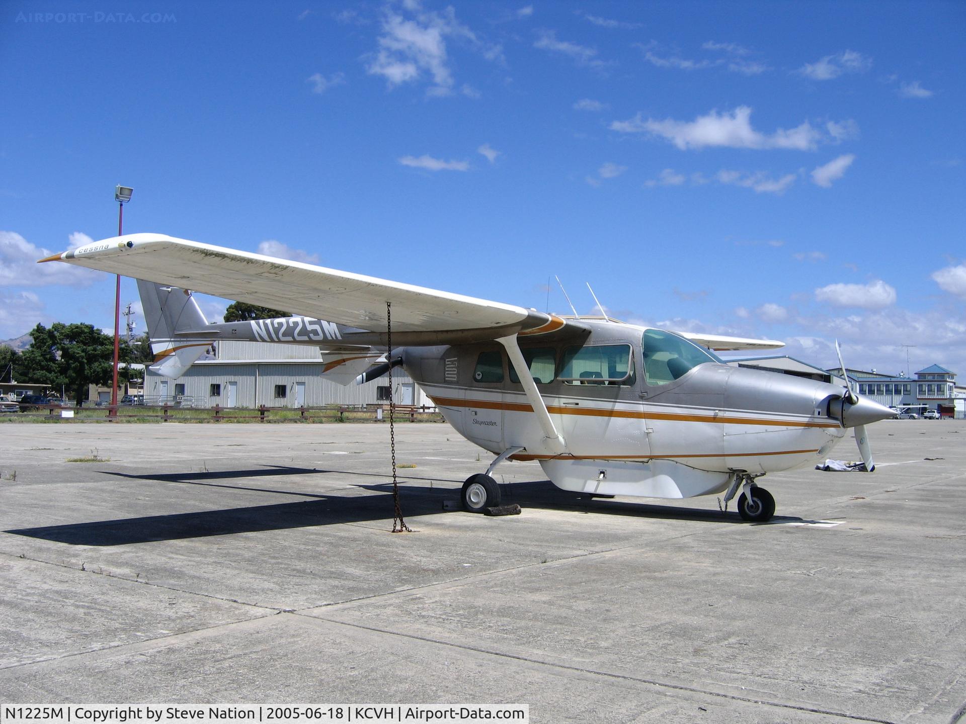 N1225M, 1971 Cessna 337F Super Skymaster C/N 33701425, 1971 Cessna 337F  with belly pack at Hollister, CA