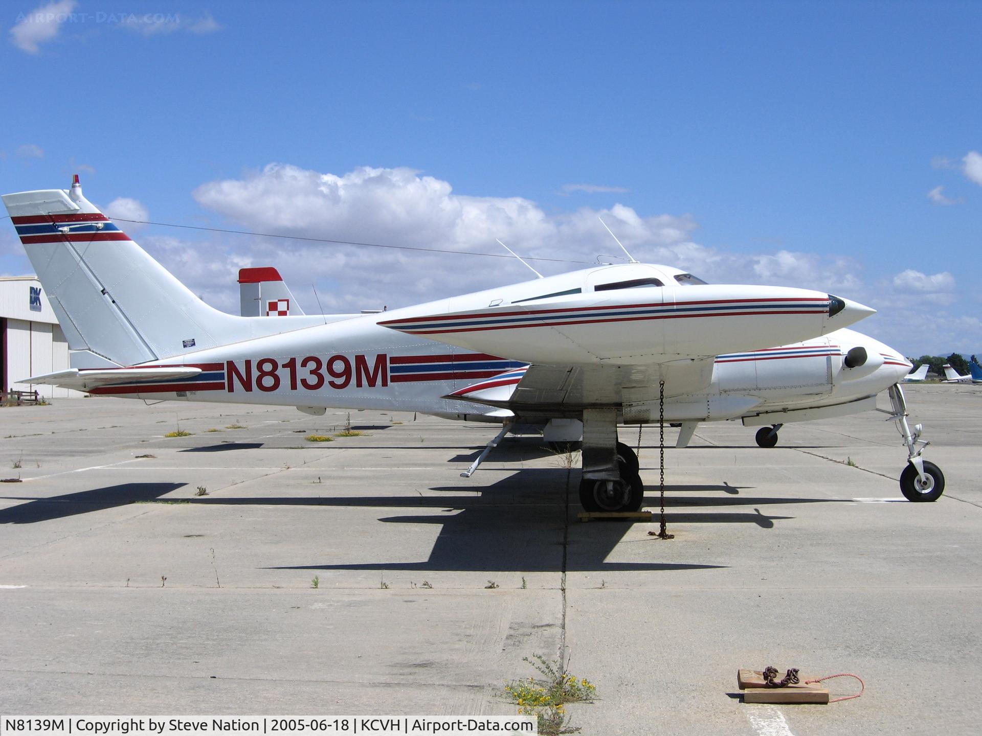N8139M, 1964 Cessna 310I C/N 310I0139, 1964 Cessna 310I at Hollister, CA