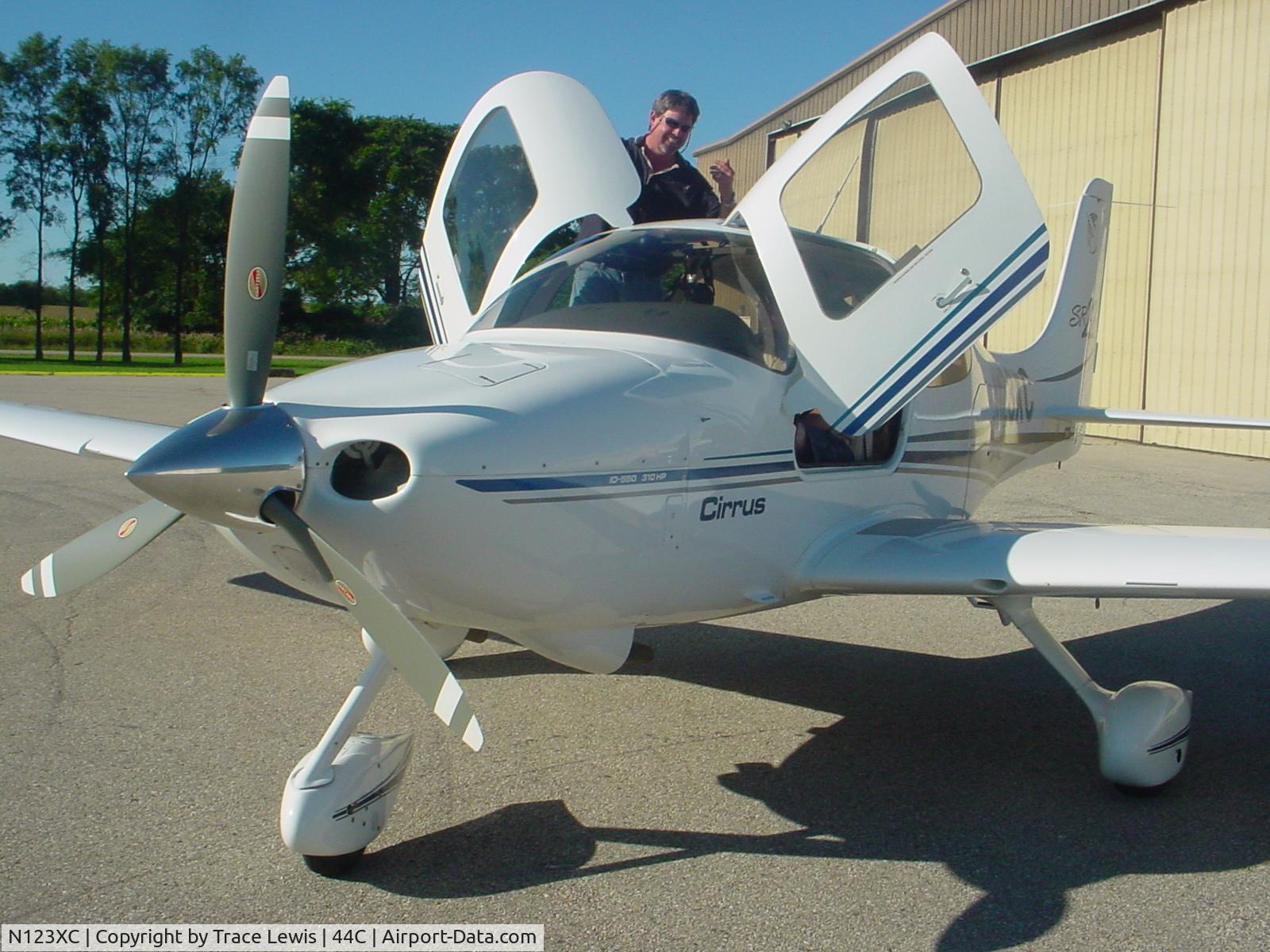 N123XC, 2002 Cirrus SR22 C/N 0345, at 44C