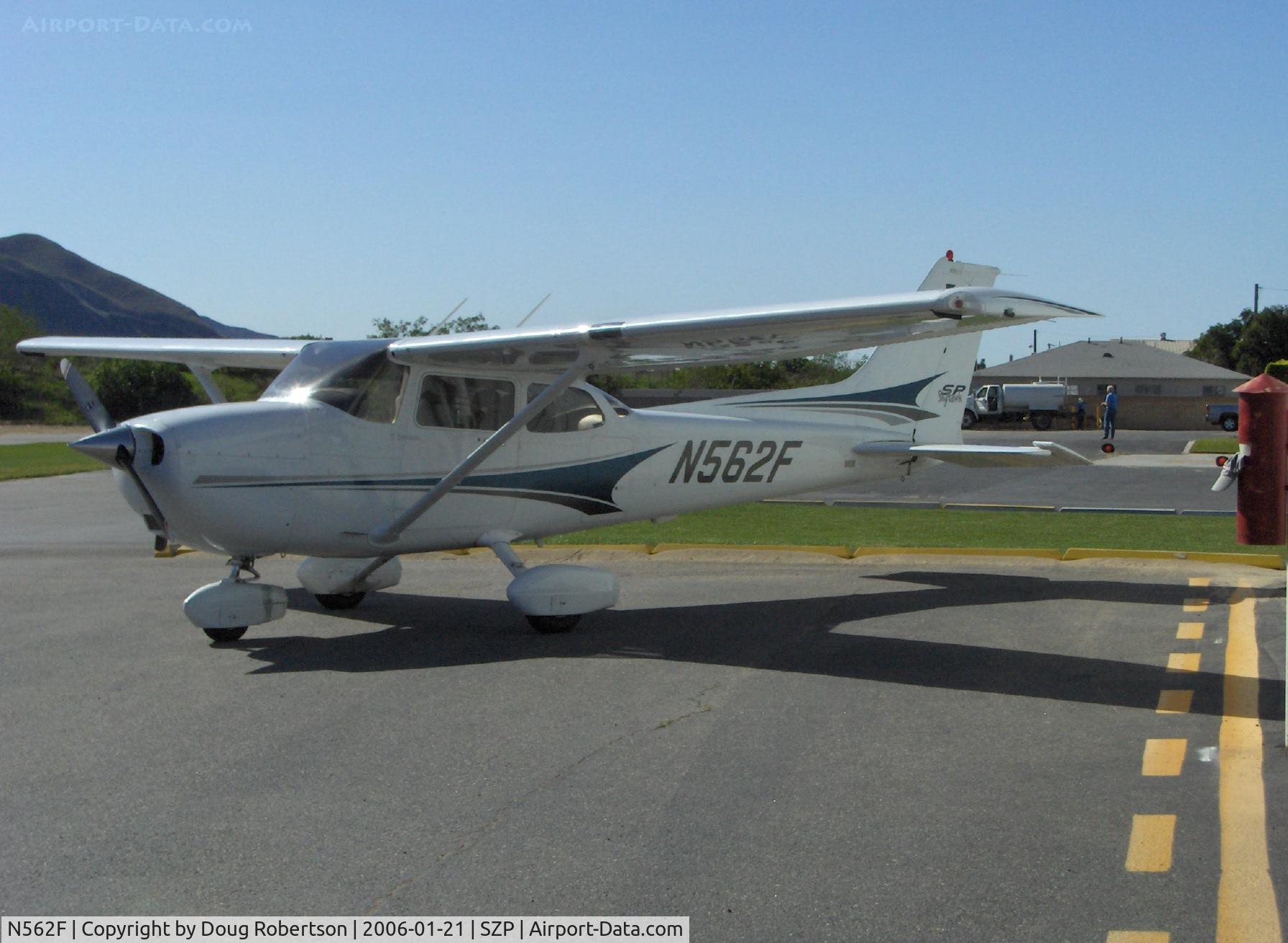 N562F, 2004 Cessna 172S C/N 172S9664, 2004 Cessna 172S SKYHAWK SP, Lycoming IO-360-L2A