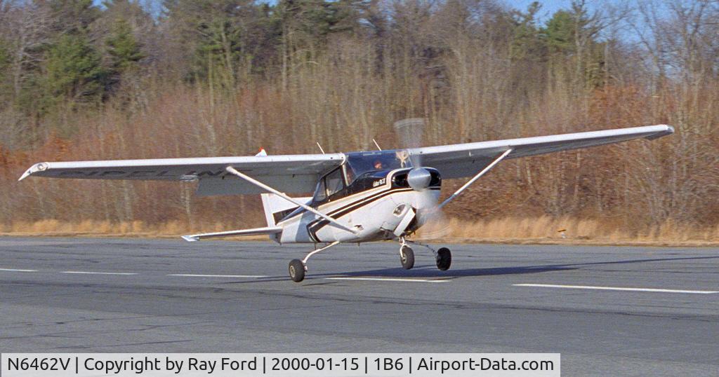 N6462V, 1980 Cessna 172RG Cutlass RG C/N 172RG0717, 1984 Cutlass RG II landing at Hopedale (1B6)