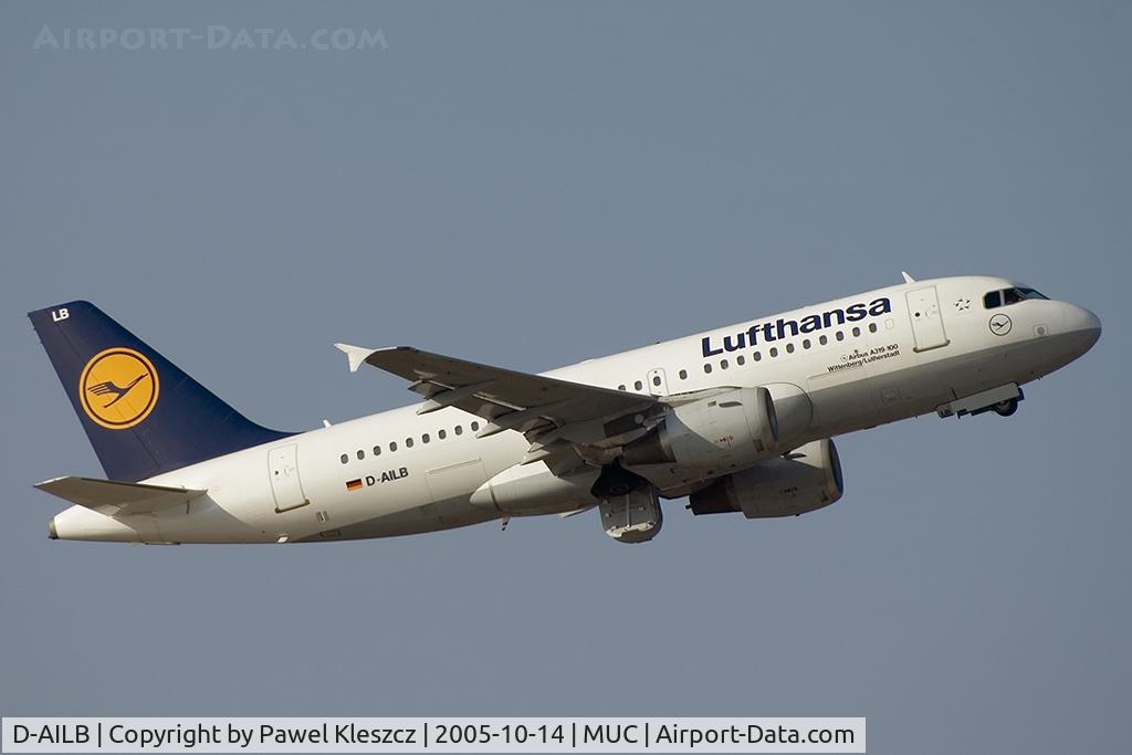 D-AILB, 1996 Airbus A319-114 C/N 610, climbing