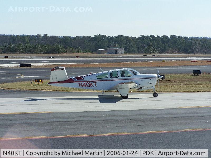 N40KT, 1968 Beech V35A Bonanza C/N D-8717, Taxing to Runway 2R
