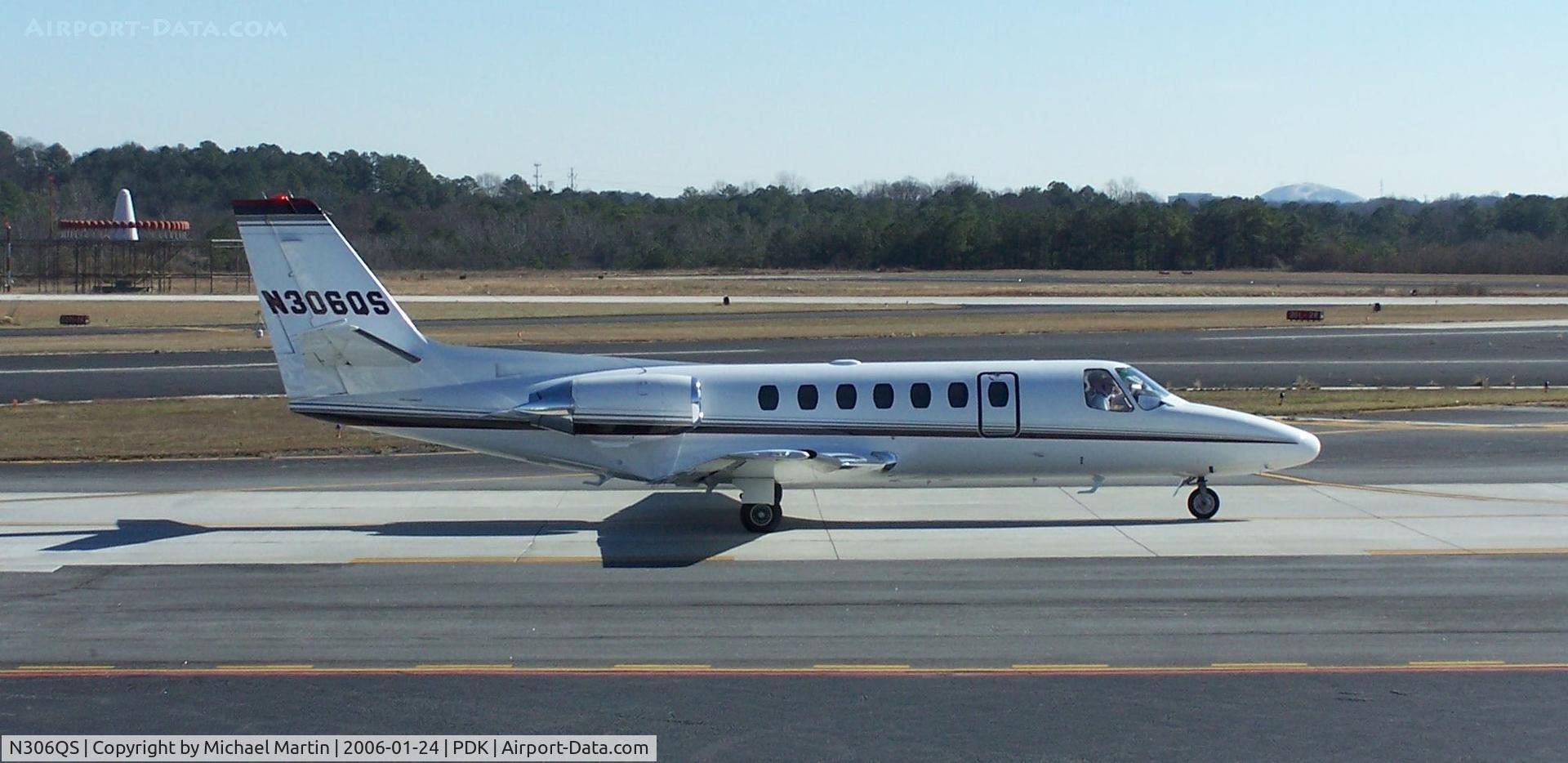 N306QS, 2008 Cessna 680 Citation Sovereign C/N 680-0207, Taxing to Runway 2R