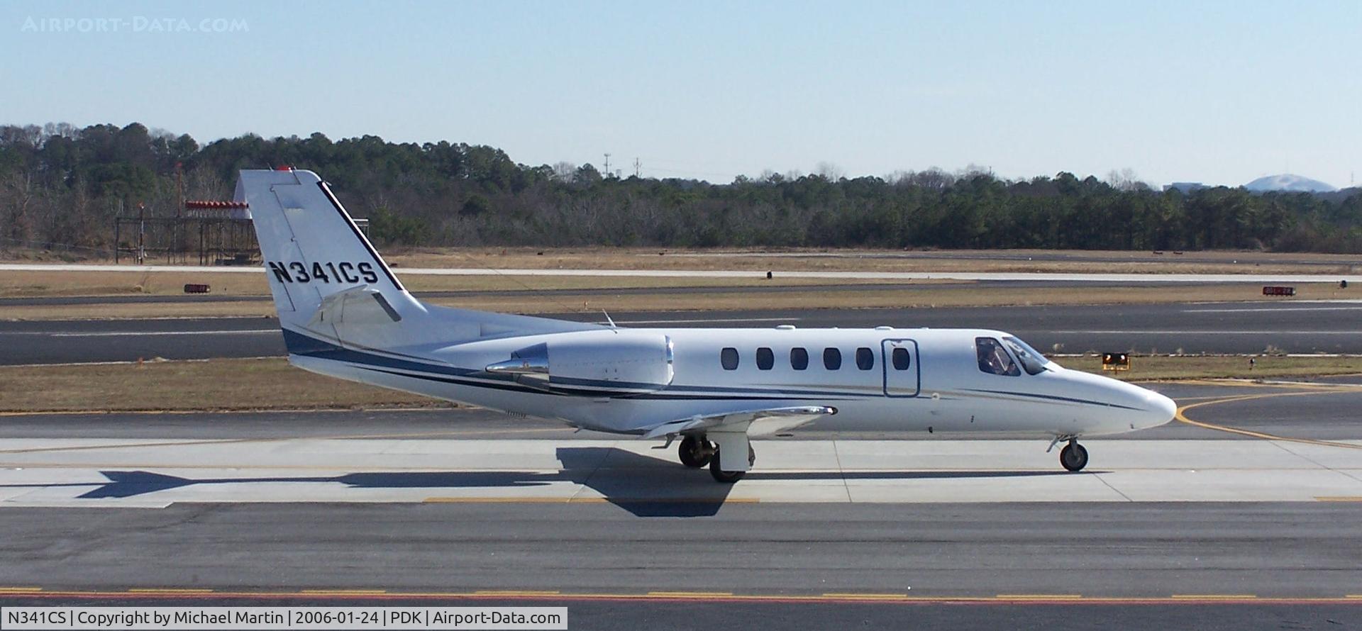 N341CS, 2005 Cessna 550 C/N 550-1106, Taxing to Runway 2R