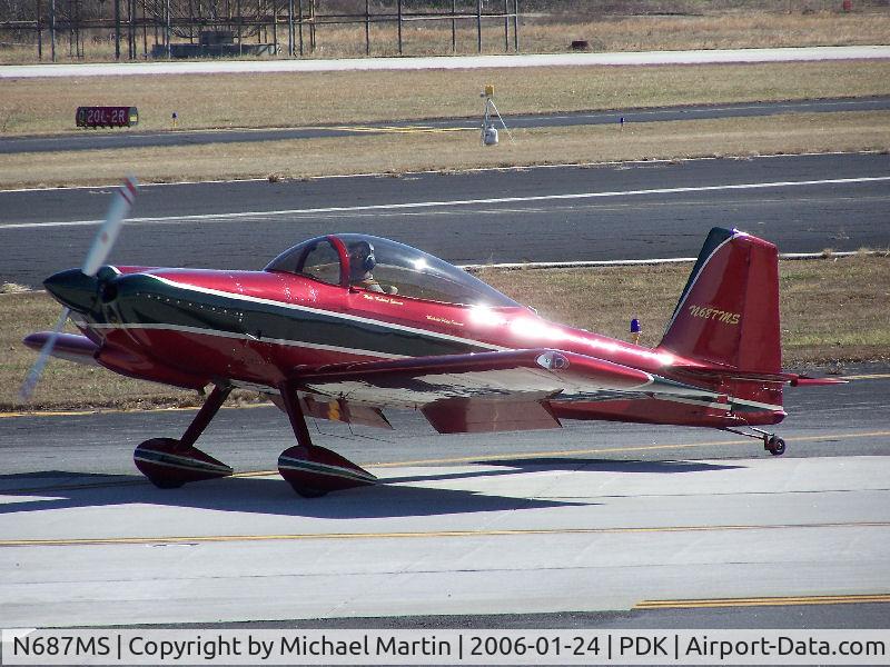 N687MS, 2005 Vans RV-8 C/N 82109, Taxing to Epps Air Service