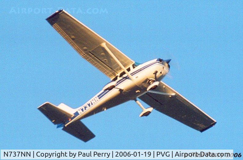 N737NN, 1977 Cessna 172N C/N 17269547, Climbing out from RWY 20