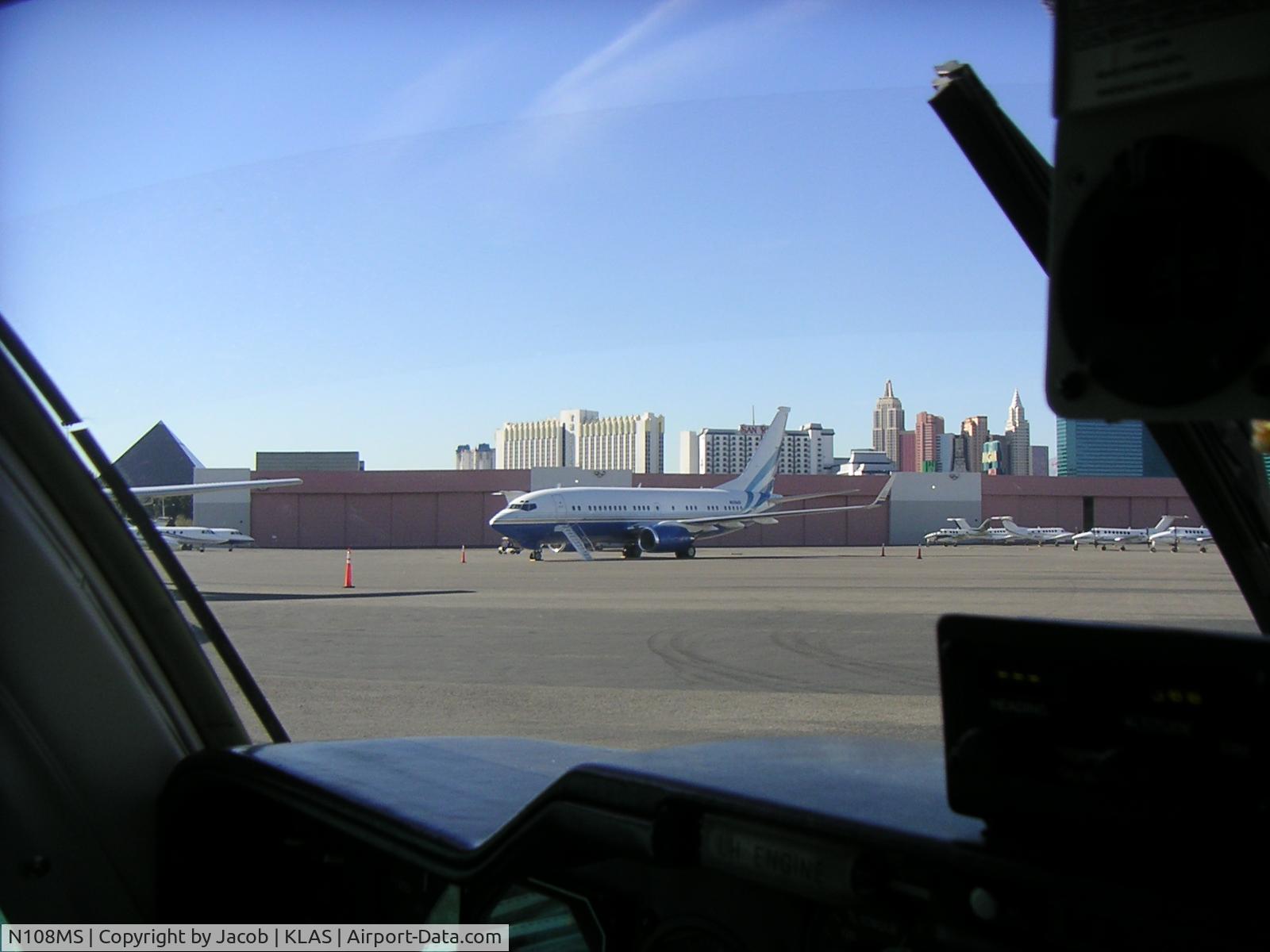 N108MS, 2002 Boeing 737-7BC C/N 33102, Another pic while in Vegas