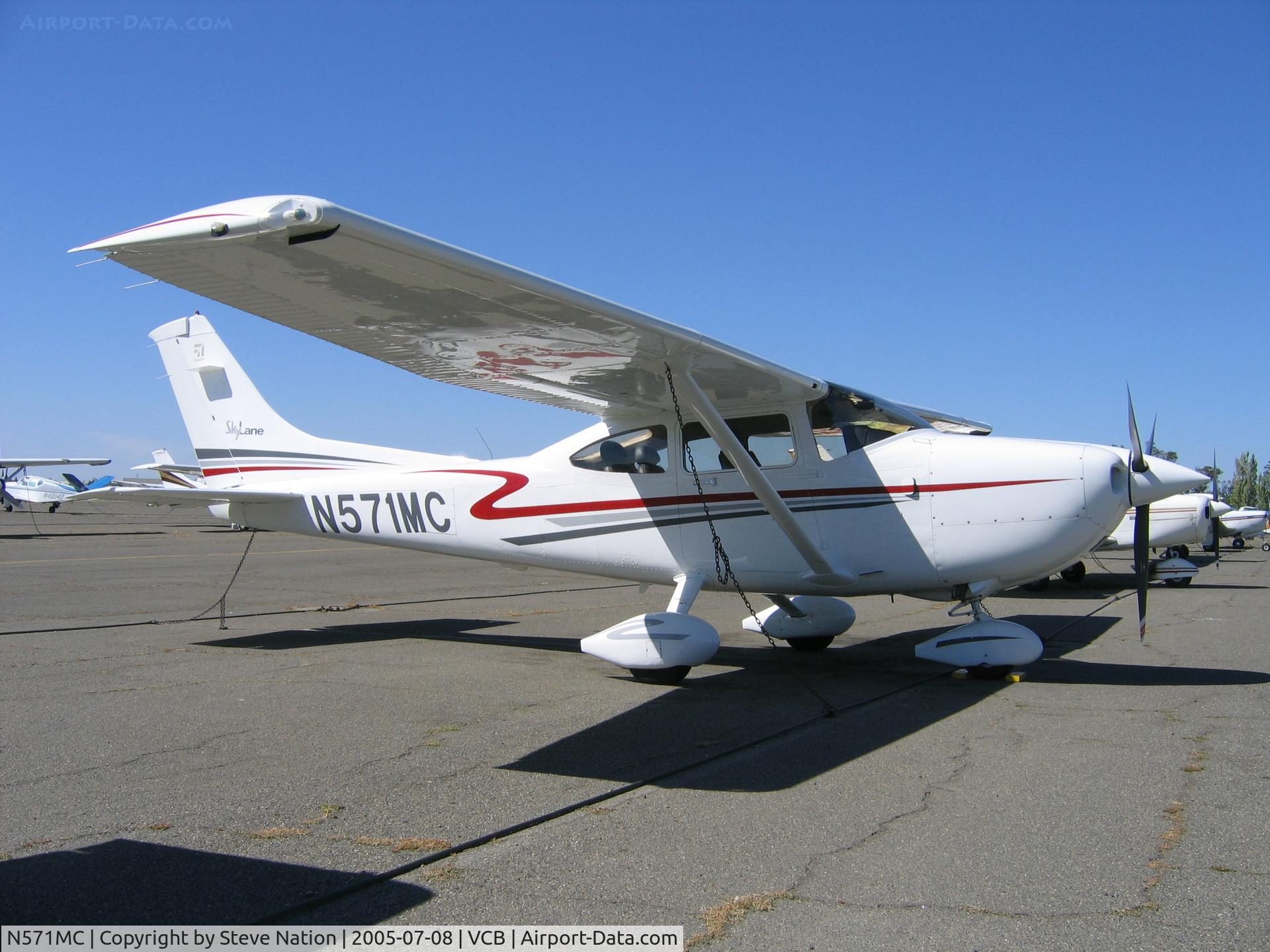 N571MC, 2001 Cessna 182T Skylane C/N 18281038, 2001 Cessna 182T at Nut Tree Airport, Vacaville, CA