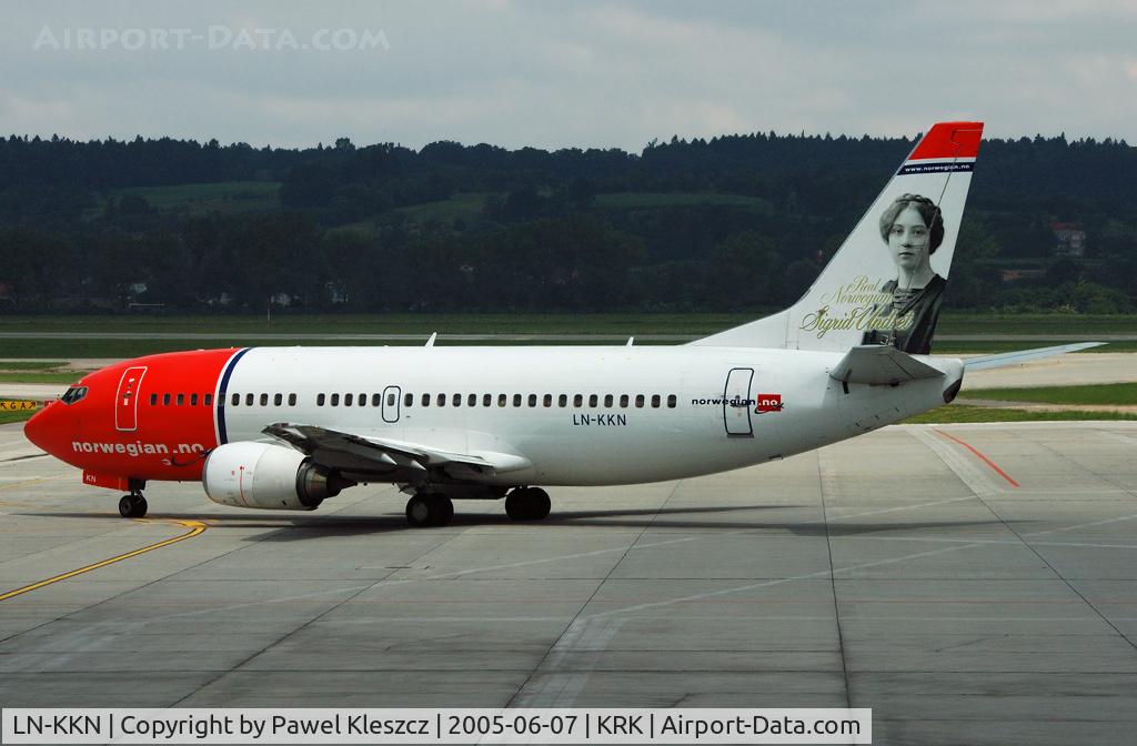 LN-KKN, 1991 Boeing 737-3Y0 C/N 24910, taxi to runway