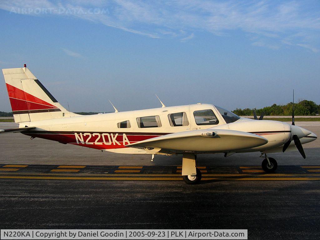 N220KA, 1982 Piper PA-34-220T C/N 34-8233151, On the ramp at Point Lookout, MO
